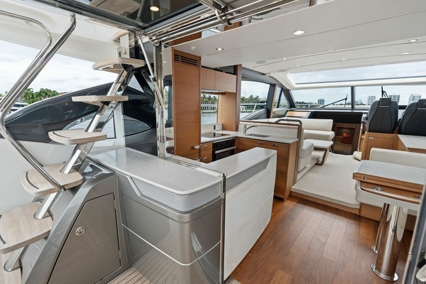 2020 Princess 62