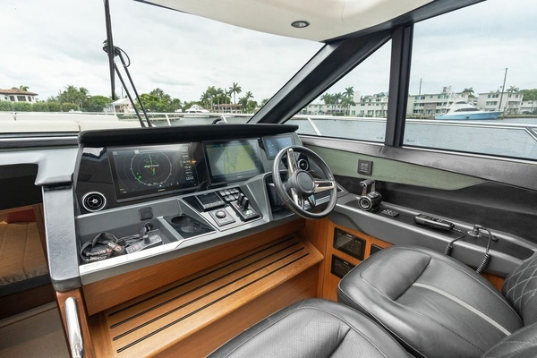 2020 Princess 62