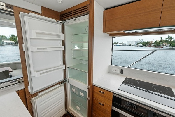 2020 Princess 62