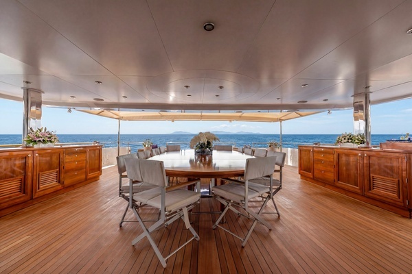 Main Deck Dining