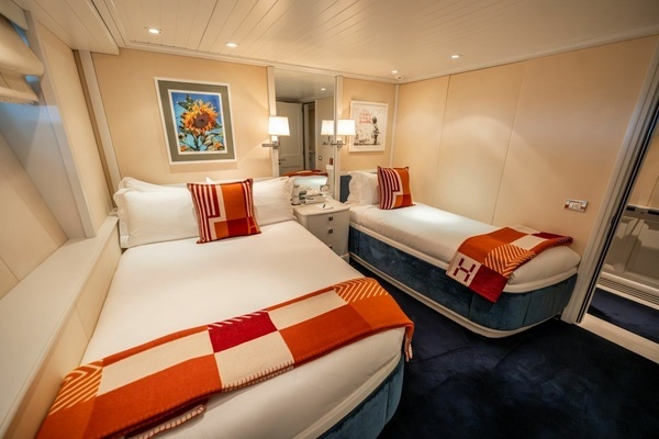 Twin Cabin
