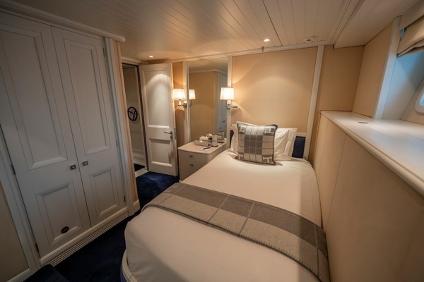Single Cabin