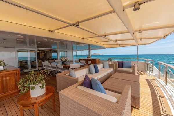 Main Deck 