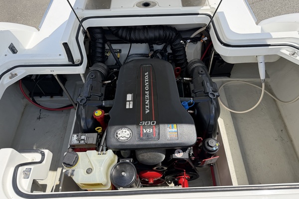 25ft Cobalt Yacht For Sale