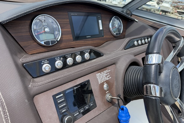 25ft Cobalt Yacht For Sale