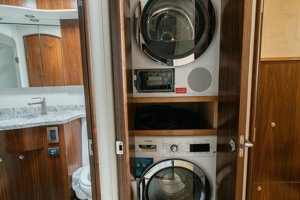 58 Viking - Laundry Center