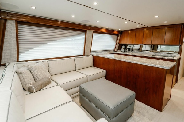 58 Viking - Salon & Galley