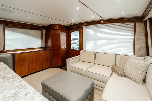 2021 Viking 58