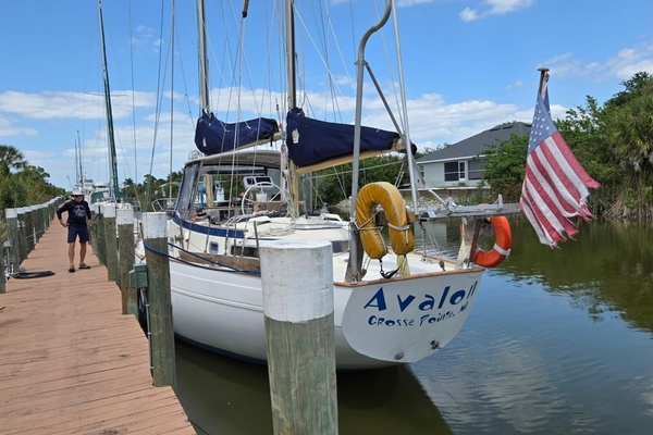 42ft Camper  amp  Nicholsons Yacht For Sale