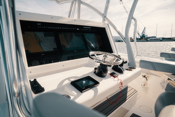 HATCHLIFE 41ft SeaHunter Yacht For Sale