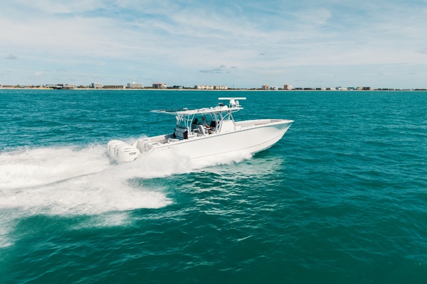 HATCHLIFE 41ft SeaHunter Yacht For Sale