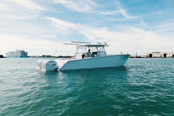 HATCHLIFE 41ft SeaHunter Yacht For Sale