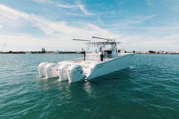 HATCHLIFE 41ft SeaHunter Yacht For Sale