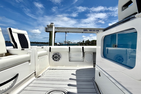 31ft Tidewater Yacht For Sale