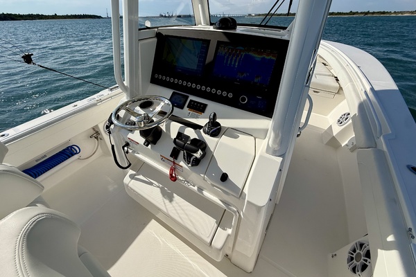 28ft Regulator Yacht For Sale