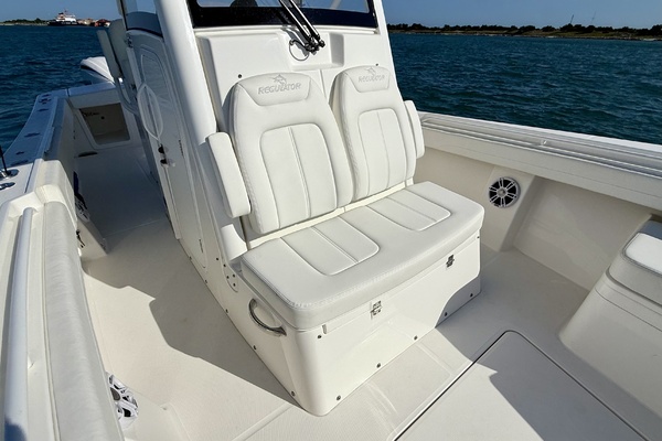 28ft Regulator Yacht For Sale