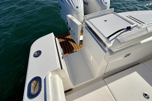 28ft Regulator Yacht For Sale
