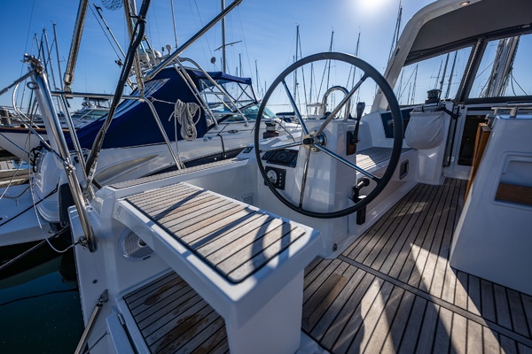 Grazie 38ft Beneteau Yacht For Sale