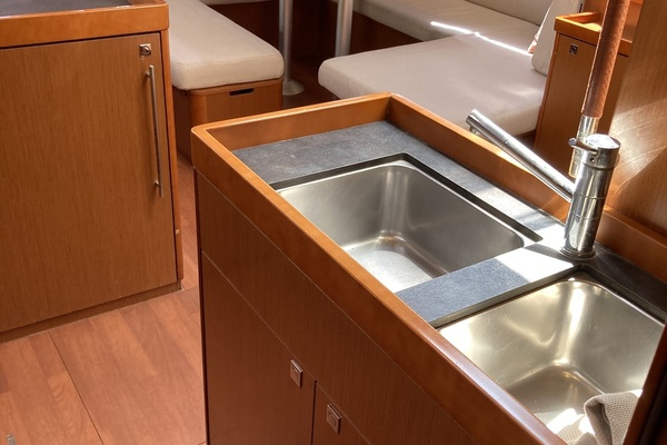 Ke Aloha 48ft Beneteau Yacht For Sale