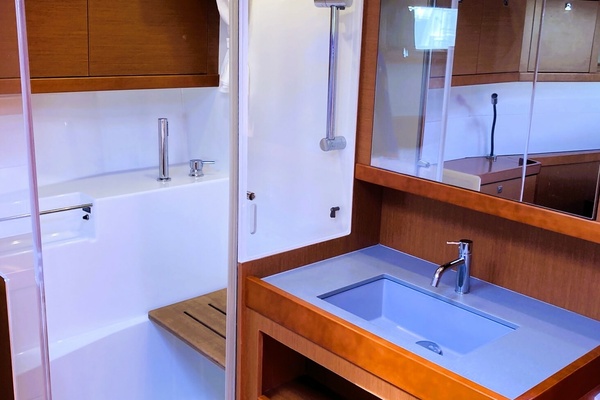 Ke Aloha 48ft Beneteau Yacht For Sale