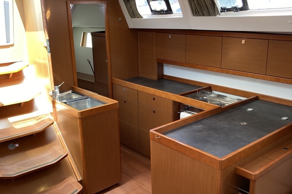 Ke Aloha 48ft Beneteau Yacht For Sale