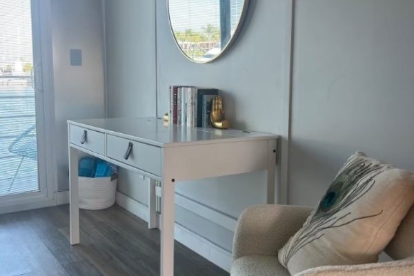 2023 Houseboat 40