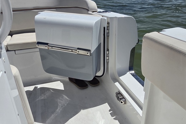 27ft Sea Hunt Yacht For Sale