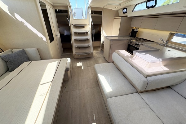 AVANT 51ft Beneteau Yacht For Sale