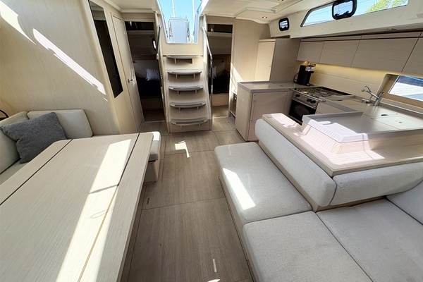 Beneteau Oceanis 51.1 Yacht For Sale