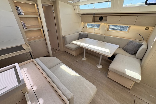 AVANT 51ft Beneteau Yacht For Sale