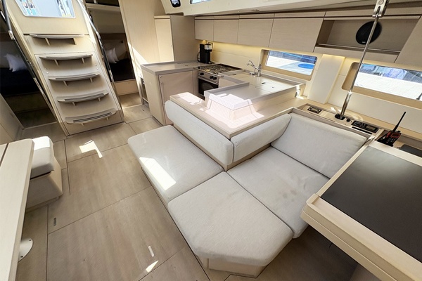 AVANT 51ft Beneteau Yacht For Sale