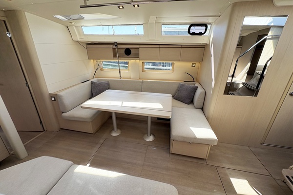 AVANT 51ft Beneteau Yacht For Sale