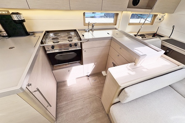 AVANT 51ft Beneteau Yacht For Sale