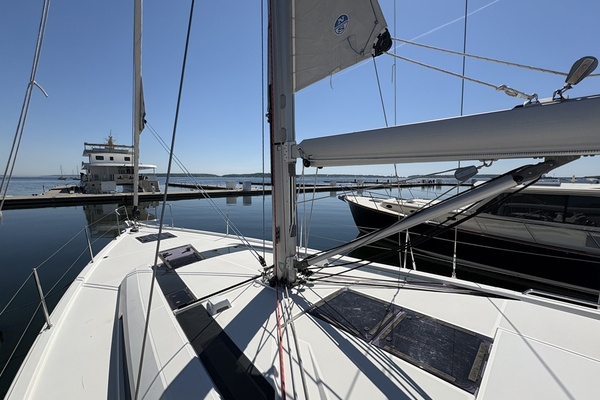 AVANT 51ft Beneteau Yacht For Sale
