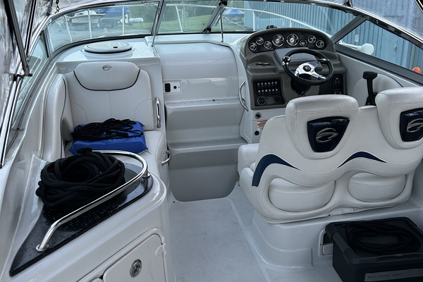 26ft Crownline Yacht For Sale