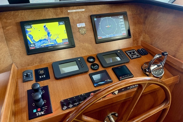 Alaskan 70 Motor Yacht Yacht For Sale