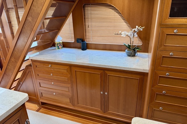 Alaskan 70 Motor Yacht Yacht For Sale