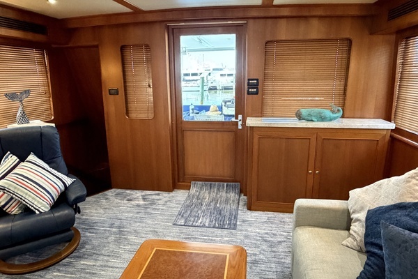 Alaskan 70 Motor Yacht Yacht For Sale