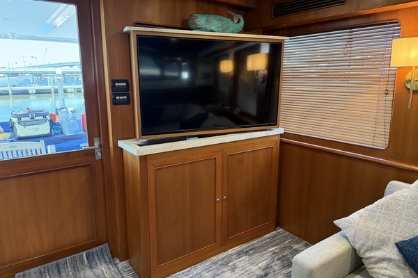 Alaskan 70 Motor Yacht Yacht For Sale