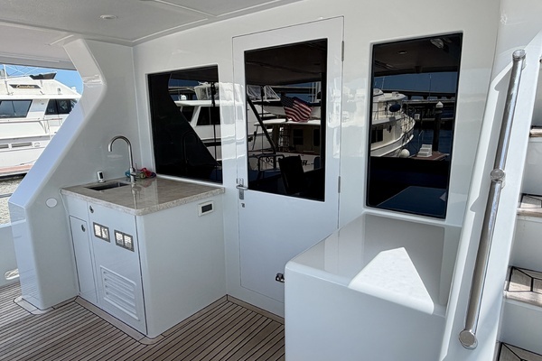 Alaskan 70 Motor Yacht Yacht For Sale