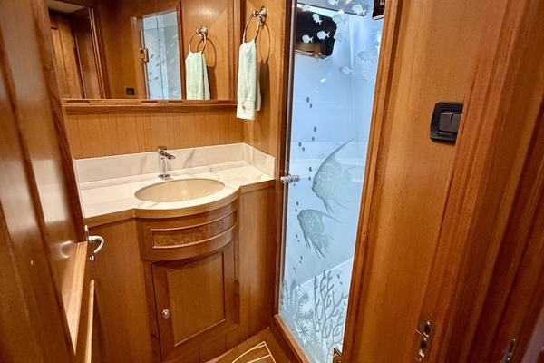 Alaskan 70 Motor Yacht Yacht For Sale