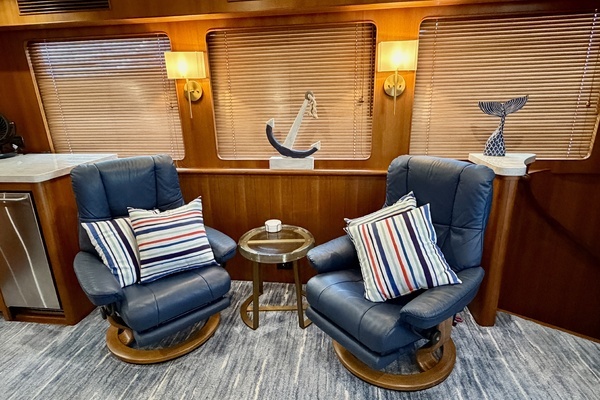 Alaskan 70 Motor Yacht Yacht For Sale