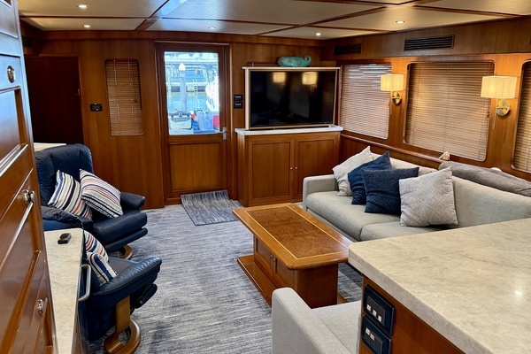 Alaskan 70 Motor Yacht Yacht For Sale