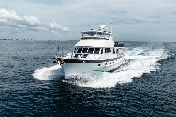 Alaskan 70 Motor Yacht Yacht For Sale