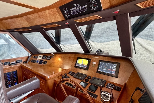 Alaskan 70 Motor Yacht Yacht For Sale