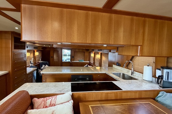 Alaskan 70 Motor Yacht Yacht For Sale