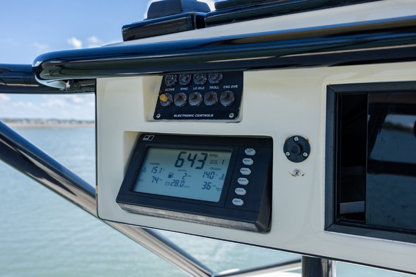 B 58ft Donzi Yacht For Sale