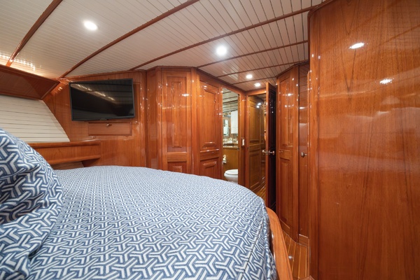B 58ft Donzi Yacht For Sale