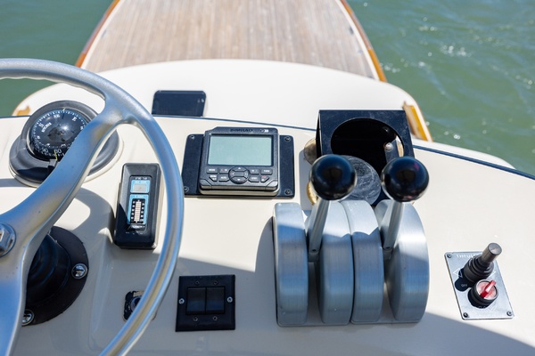 B 58ft Donzi Yacht For Sale