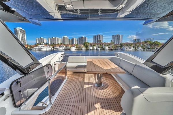 2023 Sunseeker 68